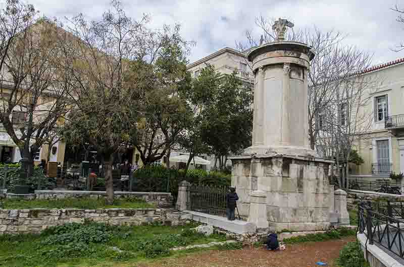 176 - Grecia - Atenas - barrio de Plaka - monumento a Lisicrates